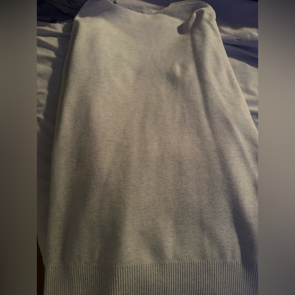 Aritiza Sweater - Picture 4 of 4